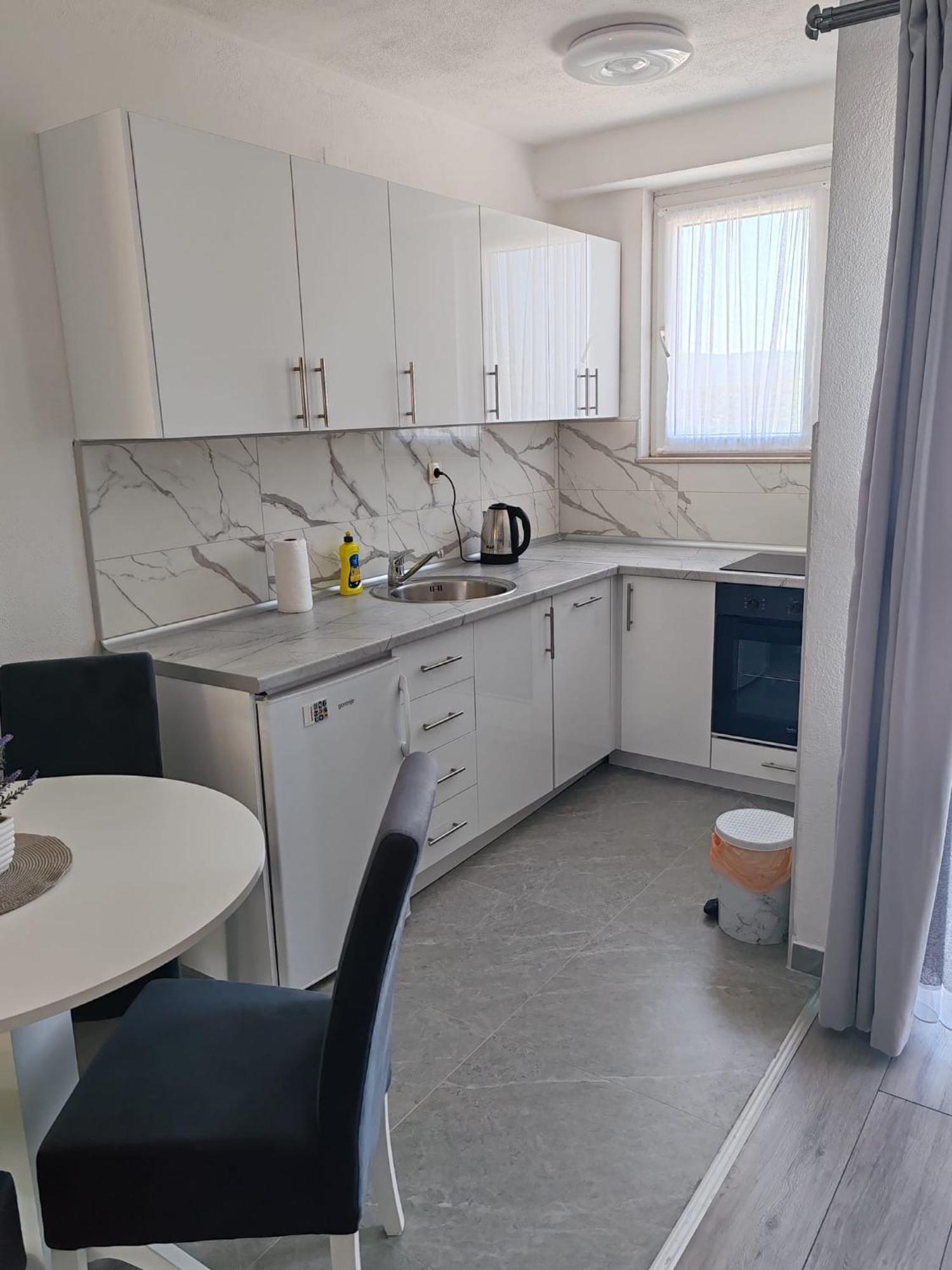 Apartman Iva ネウム エクステリア 写真